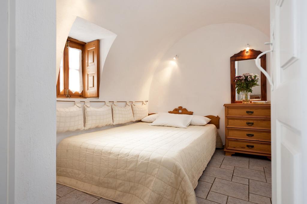 Vista Mare Suites Imerovigli  Bagian luar foto